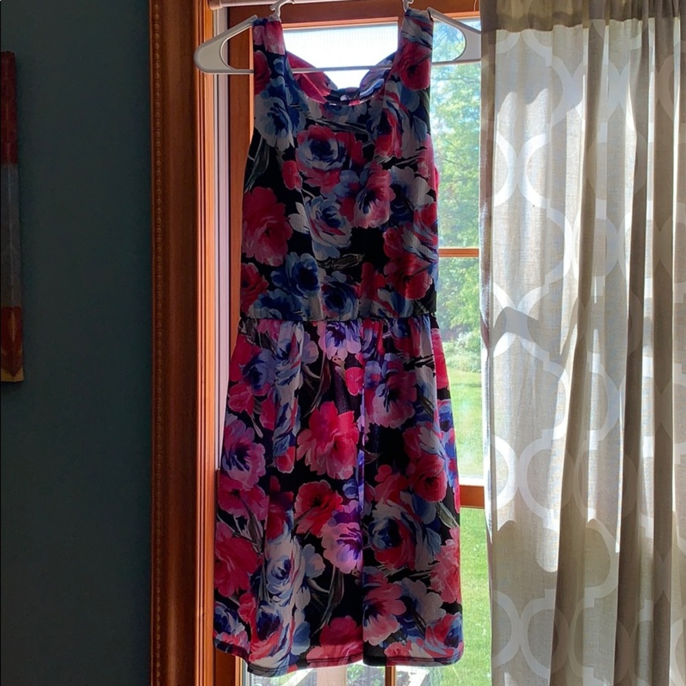 Juniors dress floral Worn Once